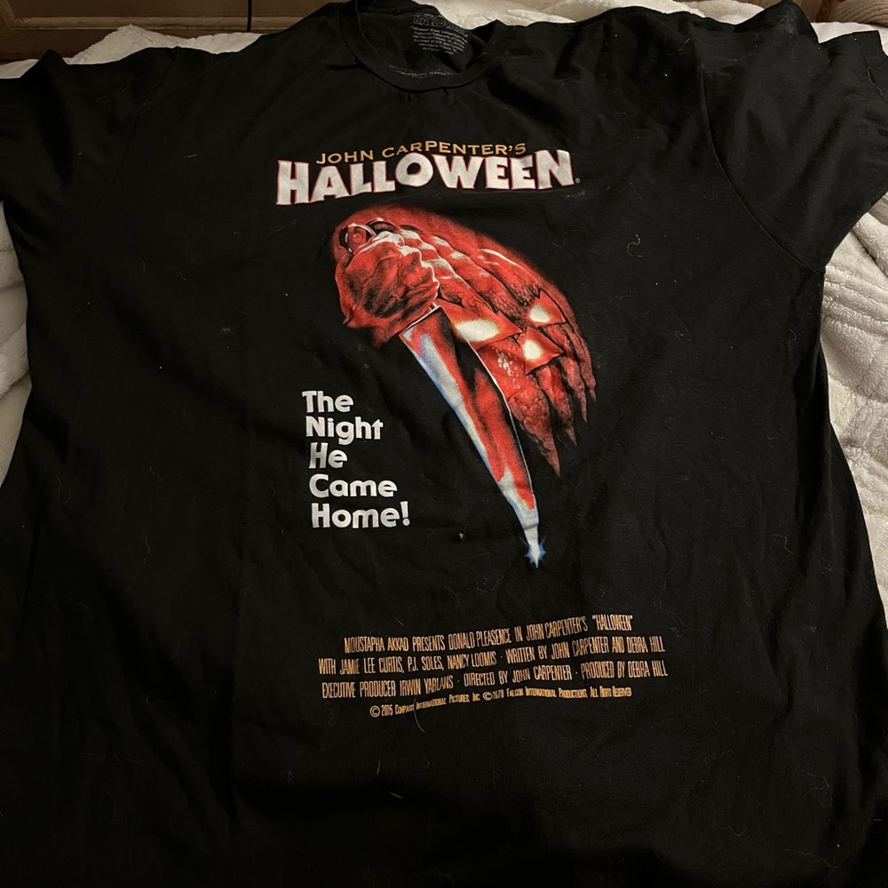Halloween t shirt in size large in the color black